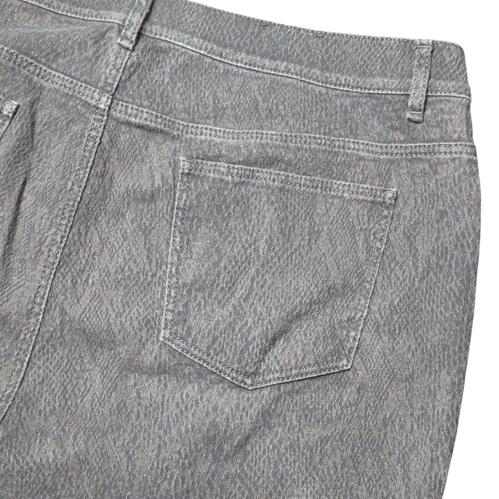 Lafayette 148 Women's Size‎ 14 Thompson Straight Leg Snake Texture Jeans